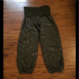 Lululemon cropped pants